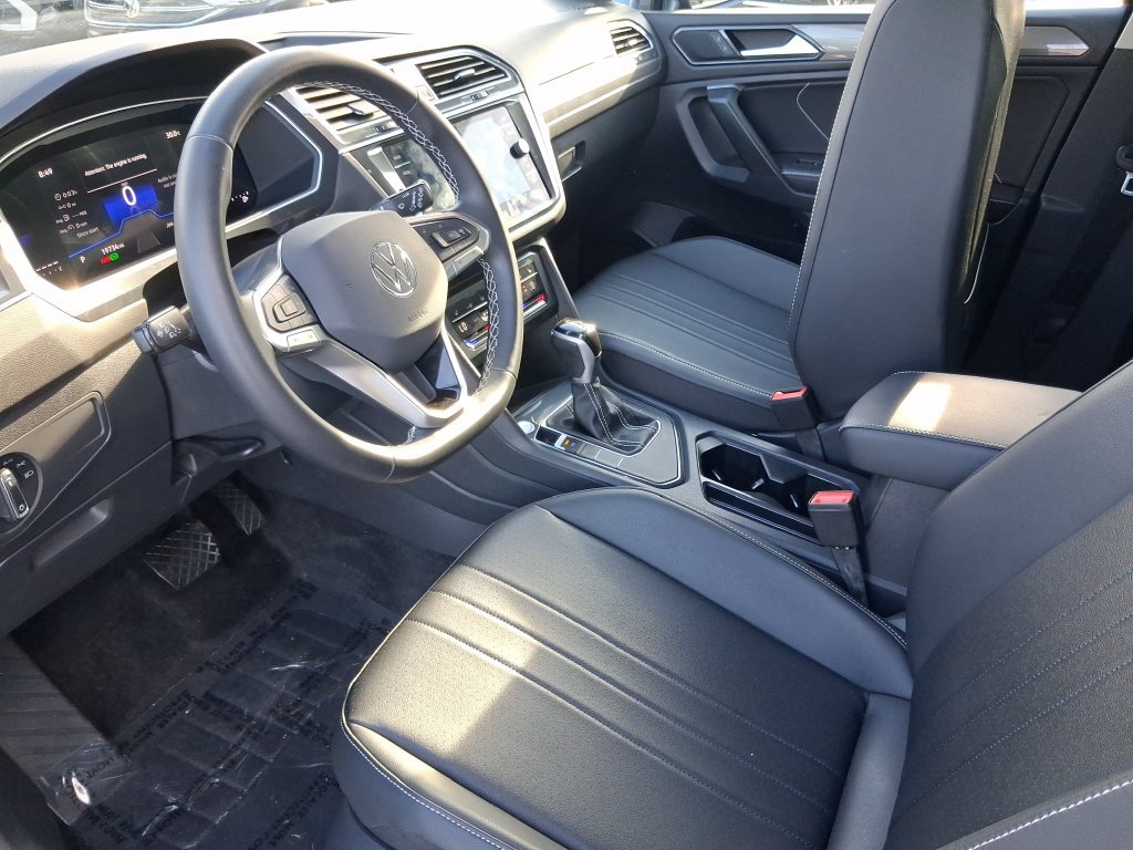 Used 2024 Volkswagen Tiguan SE FWD image 20