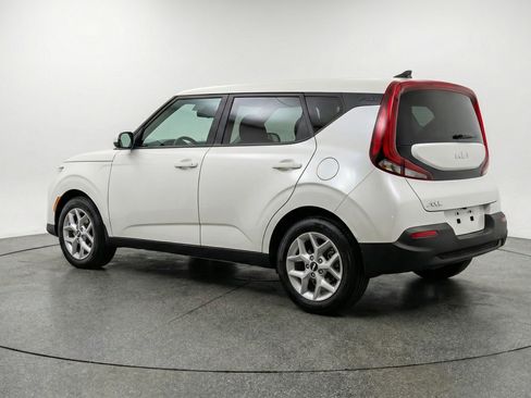 Used 2025 Kia Soul LX w/ LX Technology Package image 6