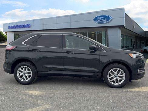 Used 2022 Ford Edge SEL w/ Convenience Package image 3