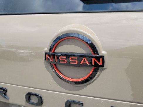 Used 2025 Nissan Rogue SV AWD/4WD image 6