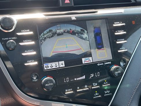 Used 2018 Toyota Camry XLE w/ Audio Package FWD image 19