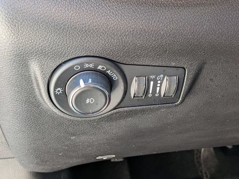 Used 2023 Jeep Compass Limited AWD/4WD image 14