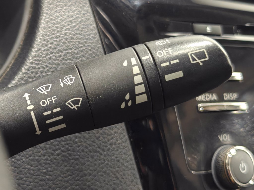 Used 2017 Nissan Rogue S AWD/4WD image 12