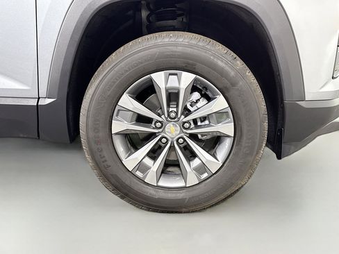 Used 2026 Chevrolet Equinox LT FWD image 32
