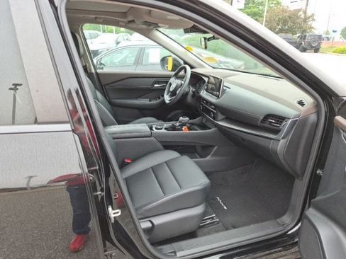 Used 2023 Nissan Rogue SV w/ SV Premium B Package AWD/4WD image 11