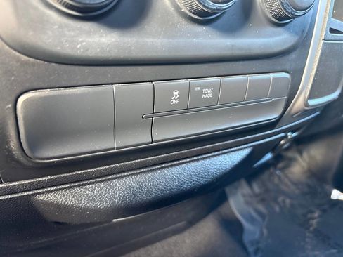 Used 2014 RAM 1500 Classic SLT image 38