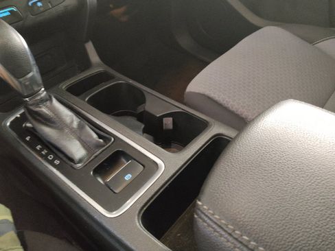 Used 2018 Ford Escape SE FWD image 26