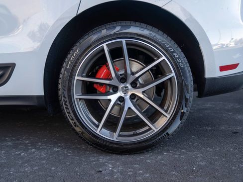 New 2026 Porsche Macan S image 8