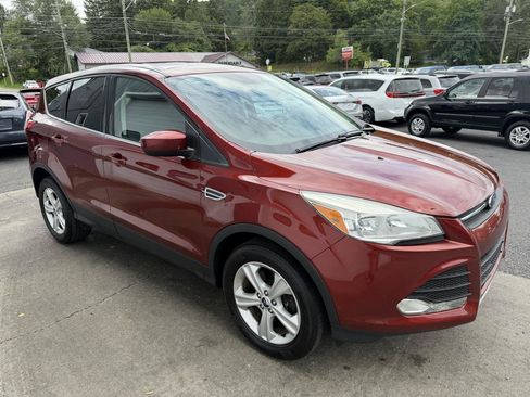 Used 2016 Ford Escape SE AWD/4WD image 3