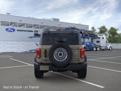 New 2025 Ford Bronco Base image 5