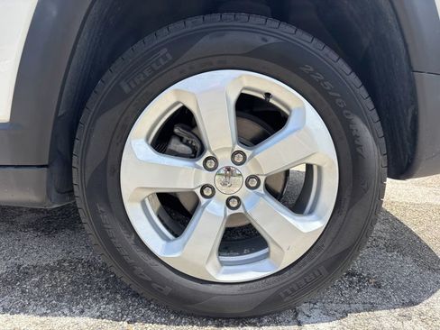 Used 2018 Jeep Compass Latitude w/ Popular Equipment Group FWD image 38