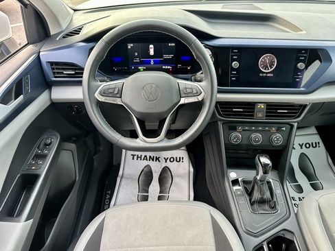 Used 2022 Volkswagen Taos SE image 15