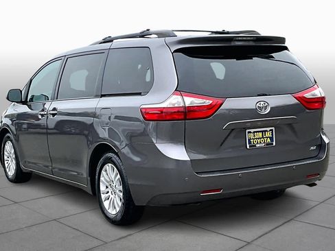 Used 2017 Toyota Sienna XLE image 11