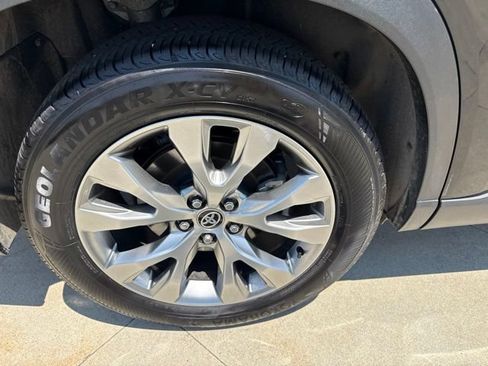 Used 2025 Toyota Grand Highlander AWD Hybrid image 10