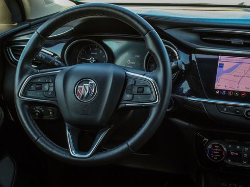 Used 2020 Buick Encore GX Essence w/ Experience Buick Package FWD image 40