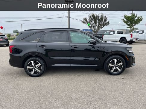Used 2022 Kia Sorento S w/ Panoramic Sunroof Package FWD image 8