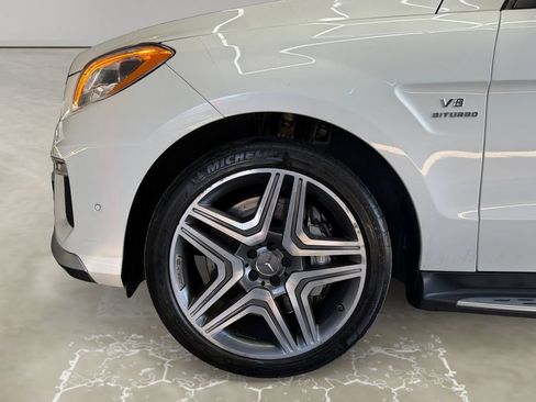 Used 2012 Mercedes-Benz ML 63 AMG 4MATIC w/ Driver Assistance Pkg image 14
