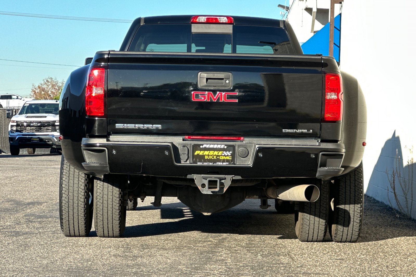 Certified 2016 GMC Sierra 3500 Denali w/ Duramax Plus Package RWD image 5