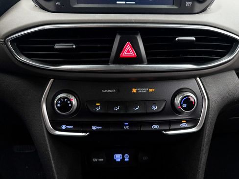 Used 2020 Hyundai Santa Fe SE FWD image 17