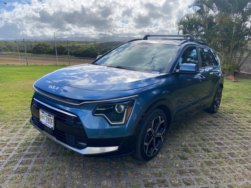 Used 2023 Kia Niro EX Touring FWD image 3