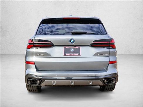 New 2026 BMW X5 xDrive50e image 6