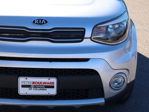Used 2017 Kia Soul + image 11