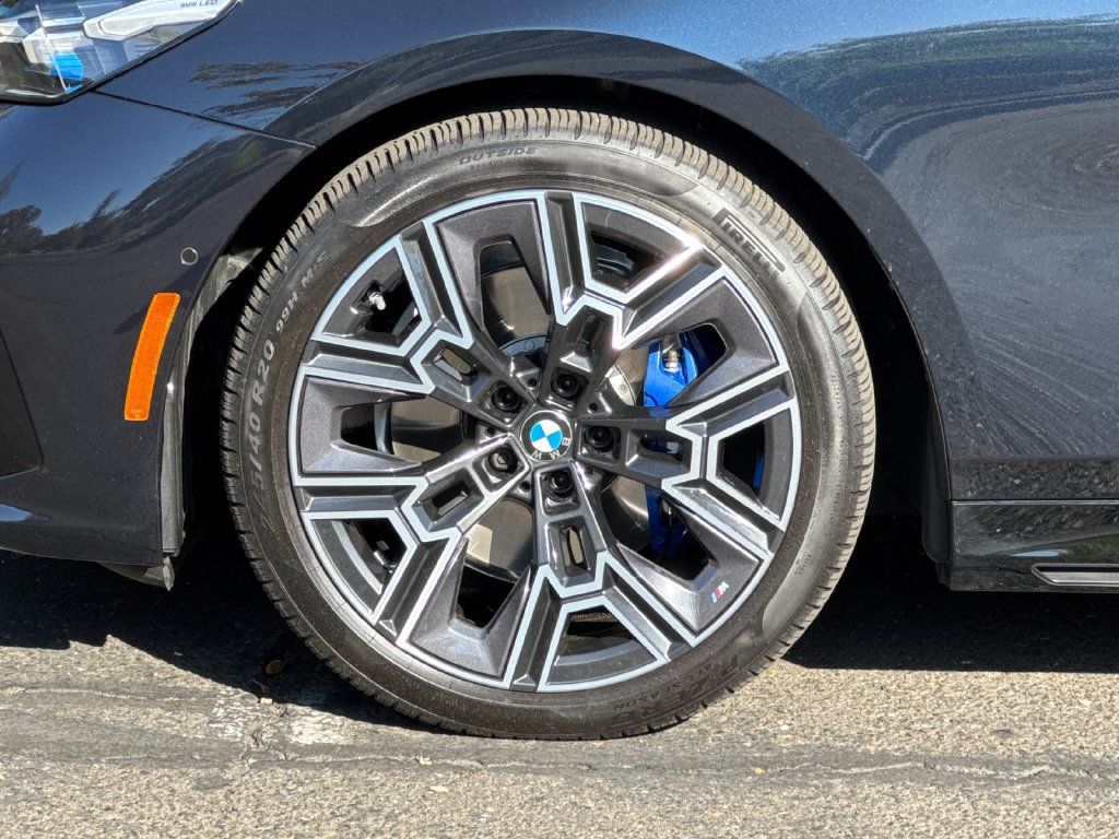 Used 2026 BMW 530i xDrive w/ M Sport Package AWD/4WD image 38