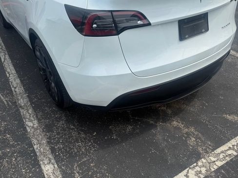 Used 2022 Tesla Model Y Performance AWD/4WD image 2