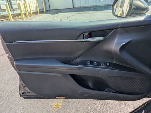 Used 2019 Toyota Camry SE w/ Carpet Mat Package FWD image 11