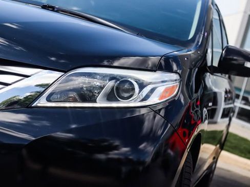 Used 2017 Toyota Sienna Limited Premium image 12