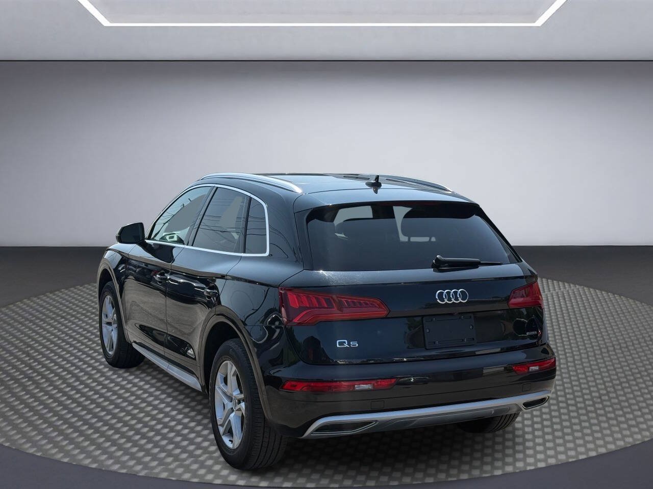 Used 2019 Audi Q5 2.0T Premium w/ Convenience Package AWD/4WD image 5