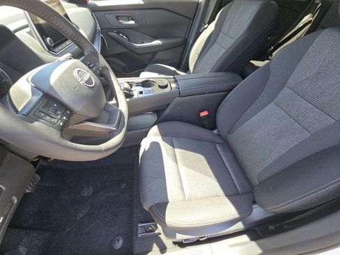 New 2026 Nissan Rogue SV w/ Cold Weather Package AWD/4WD image 15