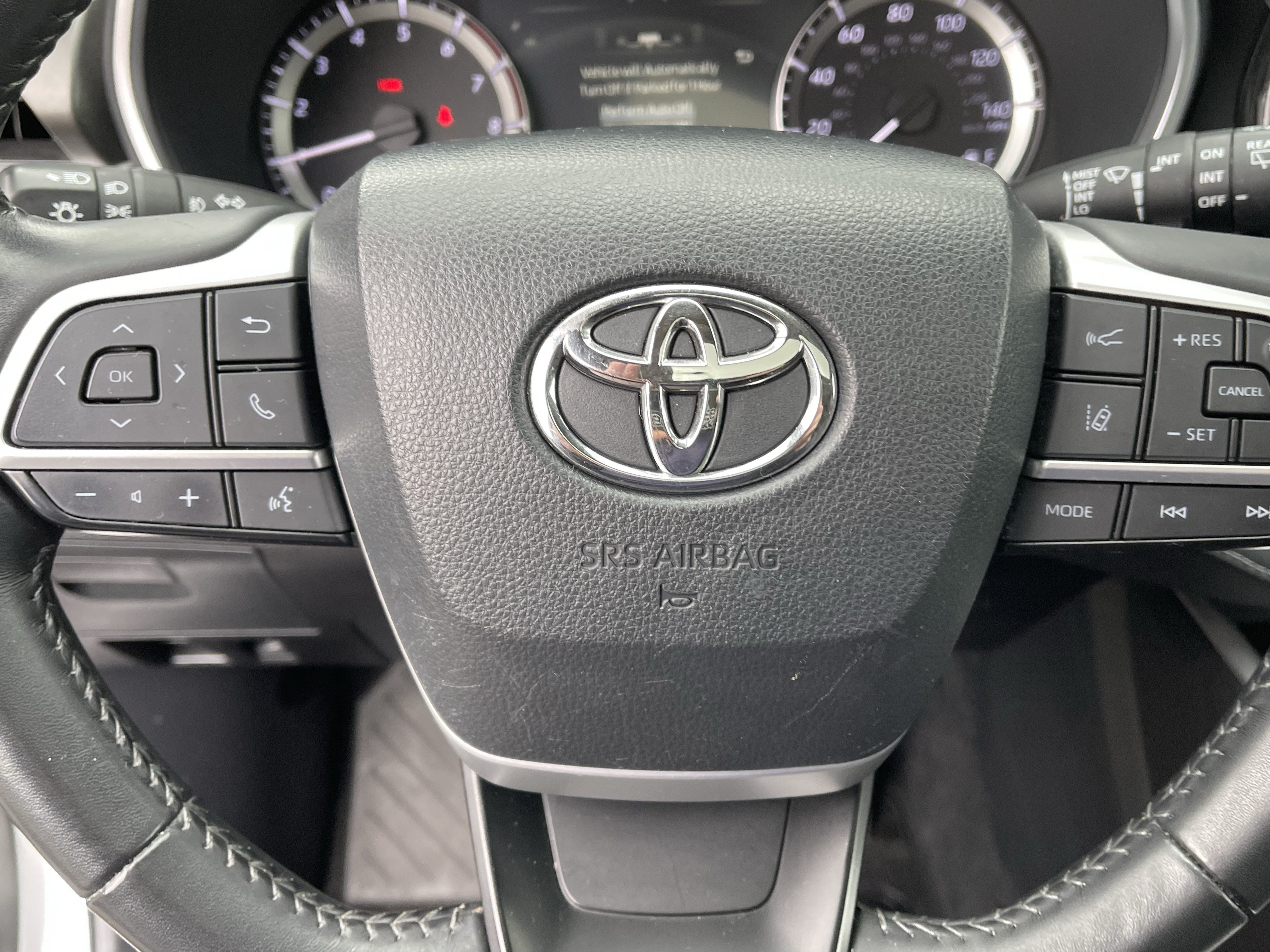Used 2024 Toyota Highlander XLE AWD/4WD image 21