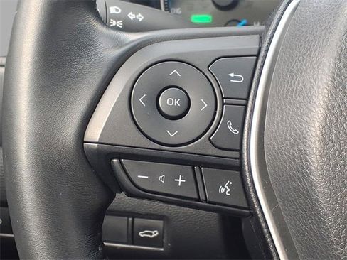 Used 2023 Toyota Venza LE image 15