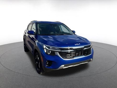 Used 2025 Kia Seltos S image 3