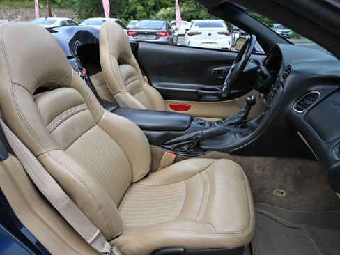 Used 2000 Chevrolet Corvette Convertible w/ Memory Pkg RWD image 26