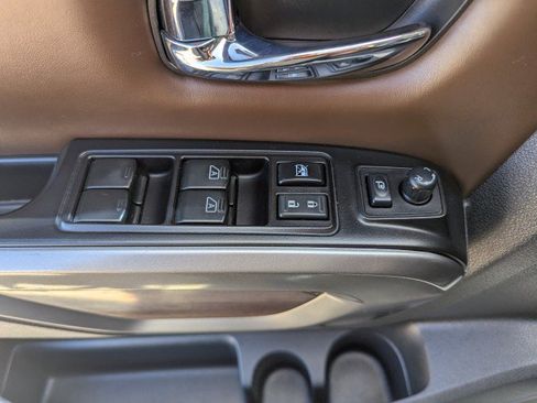 Used 2018 Nissan Titan Platinum Reserve w/ Platinum Utility Package AWD/4WD image 10