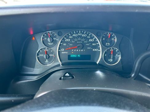 Used 2020 Chevrolet Express 3500 LT w/ LT Preferred Equipment Group RWD image 5