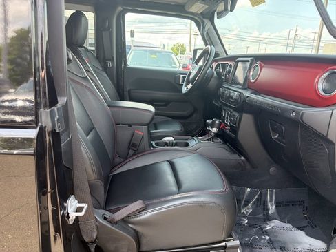 Used 2022 Jeep Wrangler Rubicon w/ Cold Weather Group AWD/4WD image 14