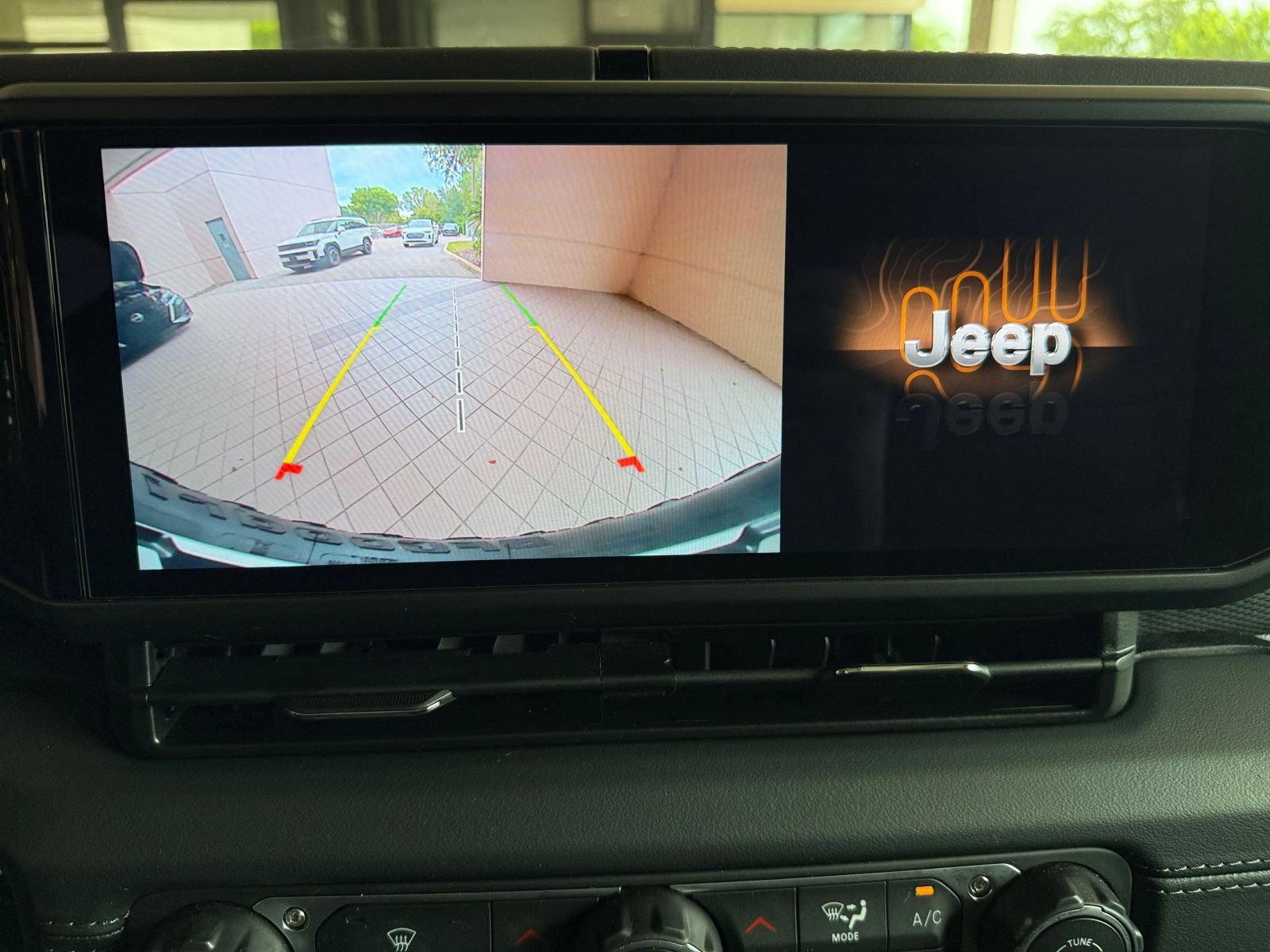 Used 2026 Jeep Wrangler Unlimited Rubicon AWD/4WD image 22