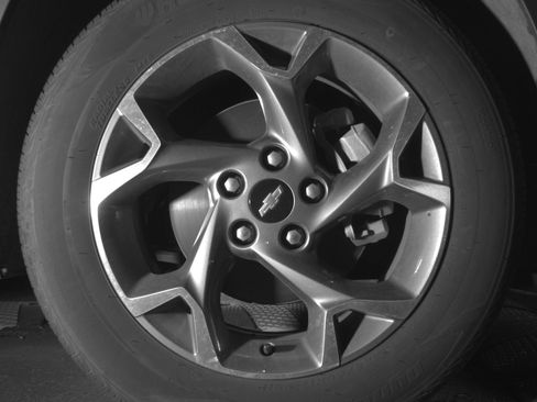 Used 2025 Chevrolet Trax LT image 13