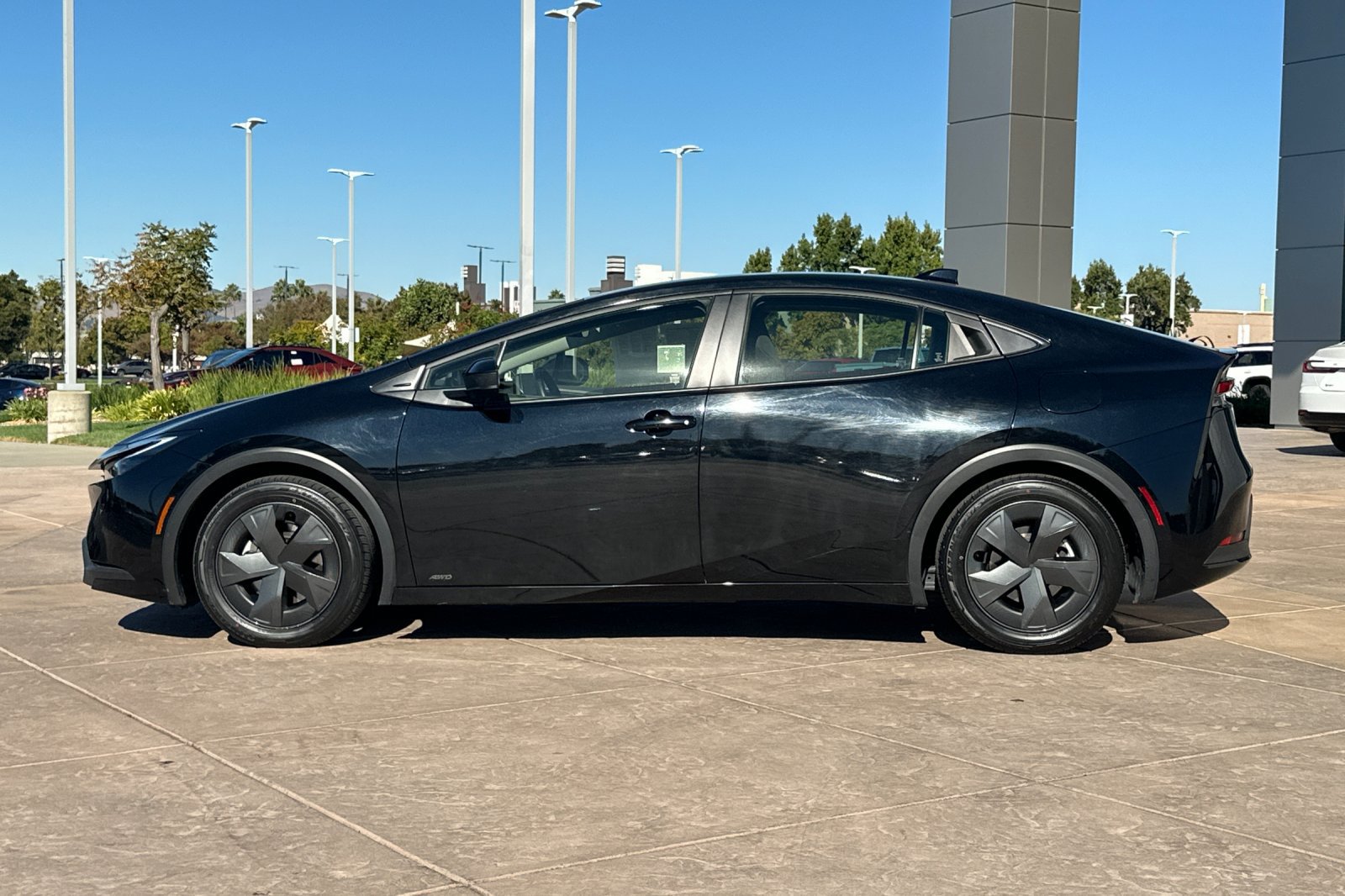 Certified 2025 Toyota Prius LE AWD/4WD image 8