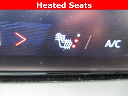 Used 2024 Chevrolet Traverse LS image 17