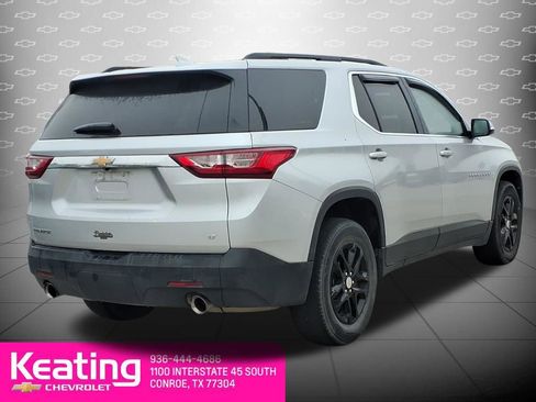 Used 2020 Chevrolet Traverse LT image 6
