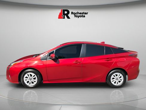 Used 2016 Toyota Prius Two FWD image 4