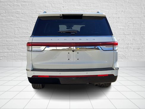 Used 2023 Lincoln Navigator Reserve image 5