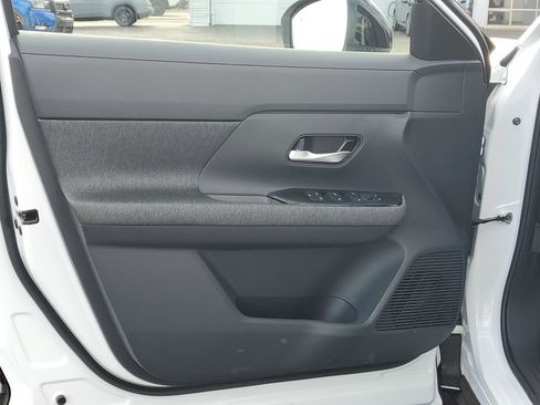 New 2026 Nissan Kicks SV w/ SV Premium Package AWD/4WD image 18