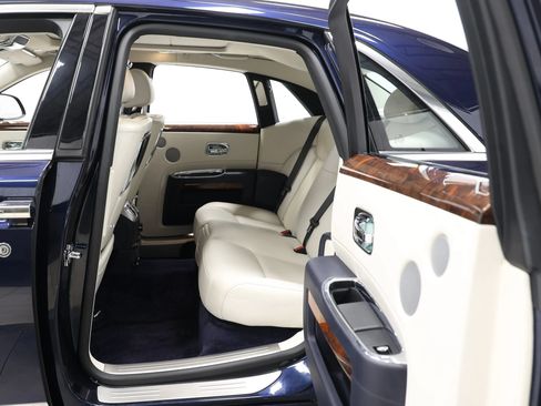 Used 2015 Rolls-Royce Ghost RWD image 48