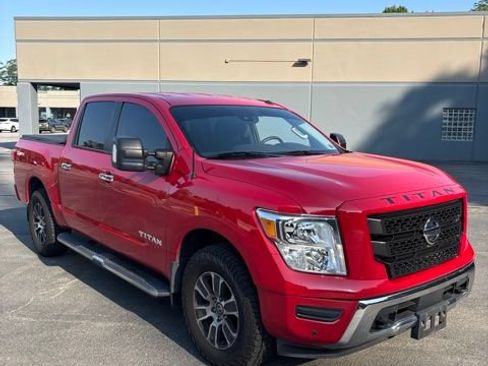 Used 2021 Nissan Titan SV w/ SV Convenience Package AWD/4WD image 3