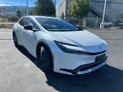 Used 2026 Toyota Prius Plug-In Hybrid FWD image 2